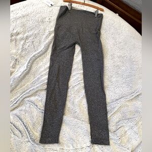 Matilda Jane women’s good hart line S legging.  Gray.